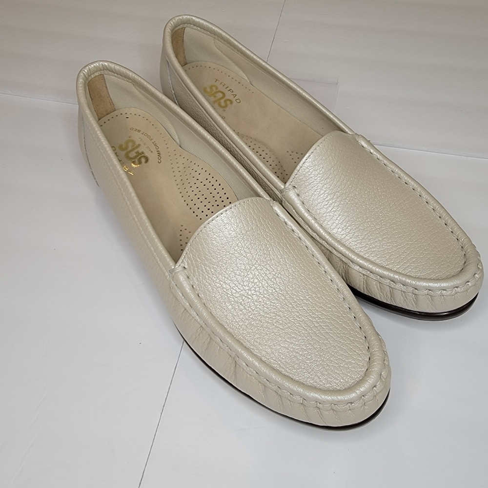 SAS Cream/Gold Loafers - 10 Slim